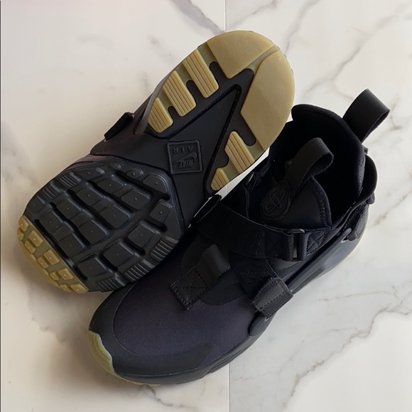 NWT Nike huarache city - Picture 8 of 8